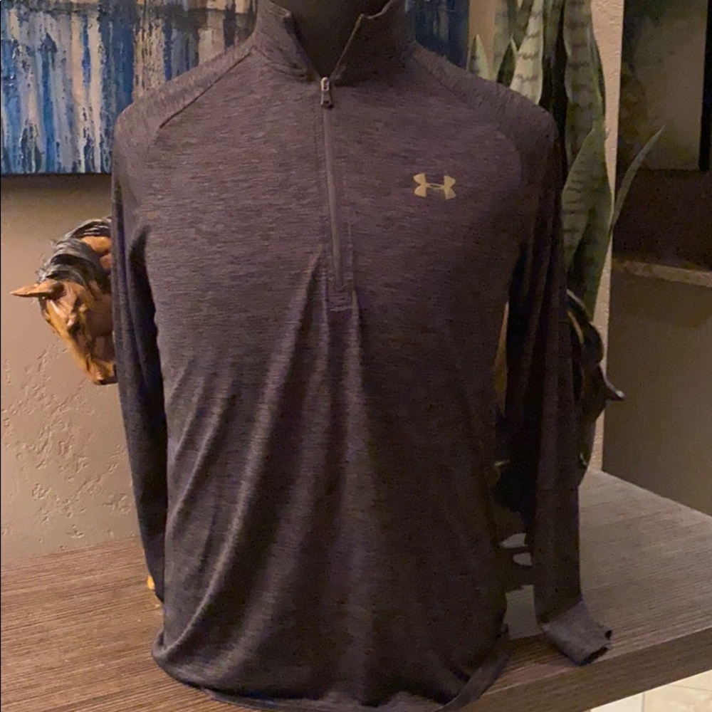 Men’s Under Armour long-sleeved 1/2 zip shirt